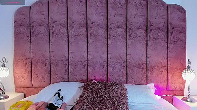 Snapshot of ValeskaZuev1 chatting on September 2025 08:34:01 PM ValeskaZuev1 online show from September 2025 08:34:01 PM