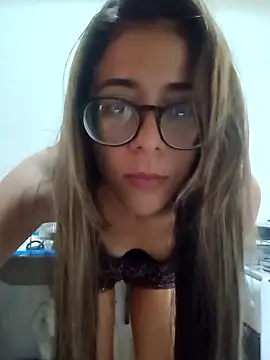 Snapshot of vivizinha27 chatting on May 2026 09:45:02 PM vivizinha27 online show from May 2026 09:45:02 PM