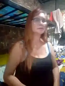 Snapshot of SexyHottMom chatting on April 2026 09:39:33 PM SexyHottMom online show from April 2026 09:39:33 PM