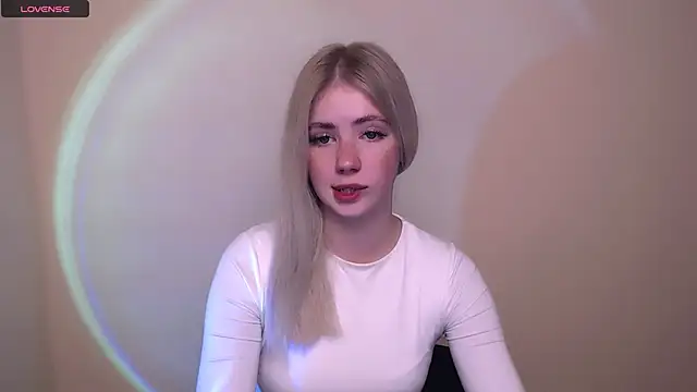 AliceHotty  online show from October 2025 12:19:01 PM