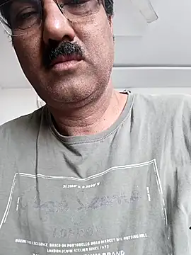 moonflower25 online show from December 2025 04:08:02 AM