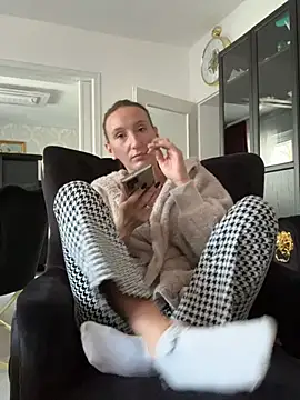 Emilia Mausi online show from March 2026 10:44:01 AM