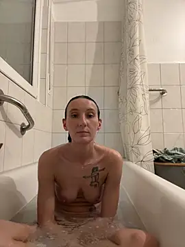 Emilia Mausi online show from April 2026 07:34:02 PM