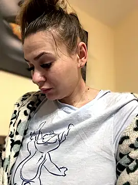 iSelena online show from January 2026 09:24:02 AM