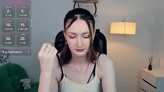 EasterBlink online show from November 2025 10:57:02 AM