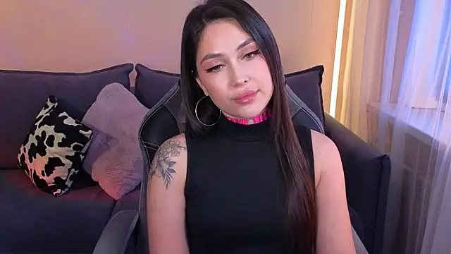 Snapshot of CarolineGuthrie chatting on June 2026 04:00:02 PM CarolineGuthrie online show from June 2026 04:00:02 PM