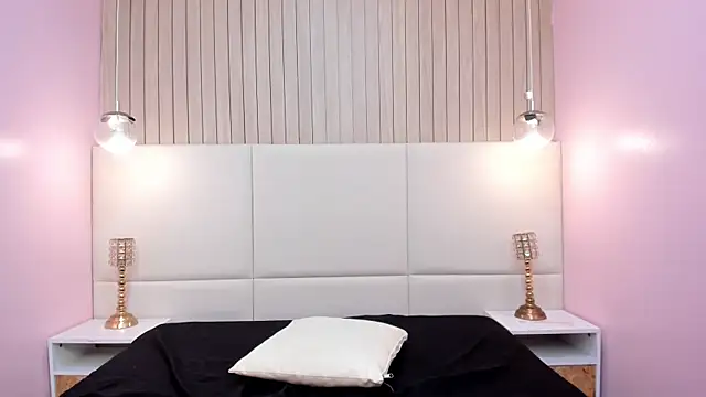 MelanyWayne  online show from April 2026 12:20:01 PM