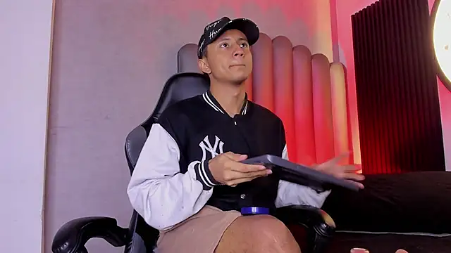  Leohot  online show from November 2025 03:53:02 AM