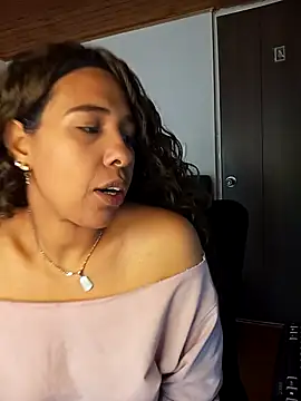 IVONNE COLLINS33 online show from November 2025 03:22:01 PM