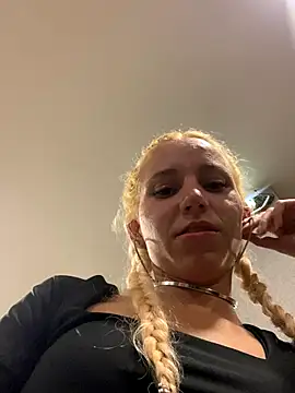 Snapshot of Bruna551 chatting on October 2025 02:58:02 AM Bruna551 online show from October 2025 02:58:02 AM