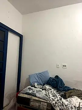 Snapshot of Bruna551 chatting on December 2025 04:02:01 PM Bruna551 online show from December 2025 04:02:01 PM