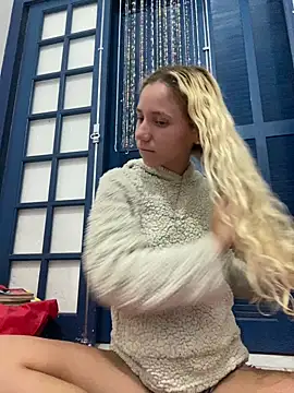 Snapshot of Bruna551 chatting on February 2026 02:39:02 AM Bruna551 online show from February 2026 02:39:02 AM