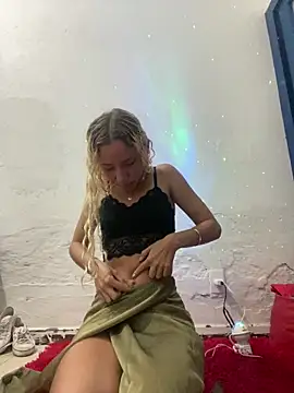 Snapshot of Bruna551 chatting on February 2026 02:19:02 AM Bruna551 online show from February 2026 02:19:02 AM