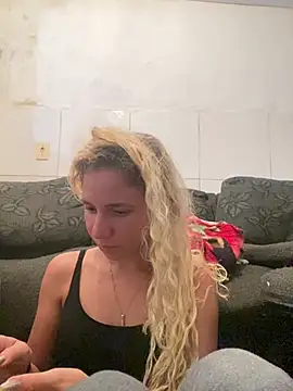 Snapshot of Bruna551 chatting on February 2026 06:35:02 AM Bruna551 online show from February 2026 06:35:02 AM