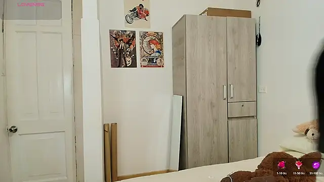 Nude Boy18 online show from November 2025 01:04:02 AM