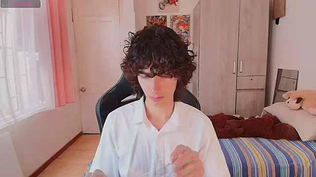 Nude Boy18 online show from March 2026 08:59:02 PM