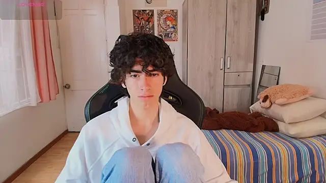 Nude Boy18 online show from April 2026 06:34:01 PM