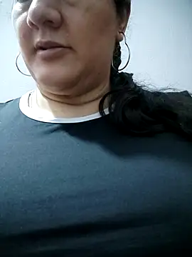 Aisha manzur online show from November 2025 05:04:02 PM