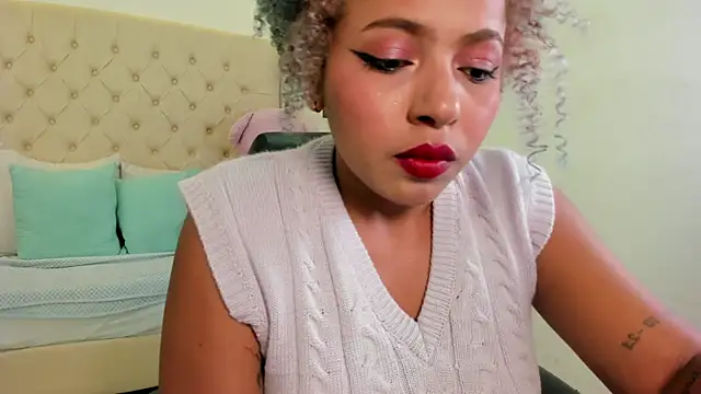 momo ayasse online show from January 2026 10:02:02 PM