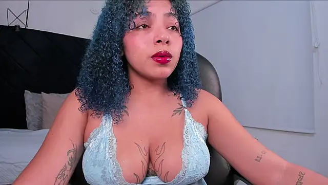 Snapshot of momo_ayasse chatting on May 2026 04:18:01 AM momo ayasse online show from May 2026 04:18:01 AM