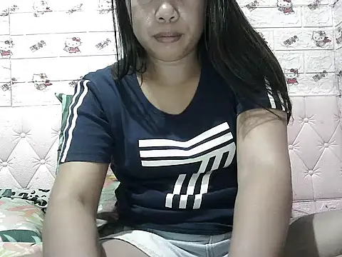 Snapshot of Pilipinalyn23 chatting on May 2026 03:33:02 AM Pilipinalyn23 online show from May 2026 03:33:02 AM