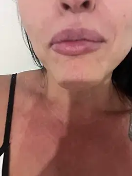 Deusasafada online show from December 2025 08:01:02 AM