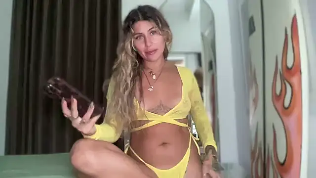 Snapshot of GoddessDove chatting on February 2026 03:07:01 AM GoddessDove online show from February 2026 03:07:01 AM