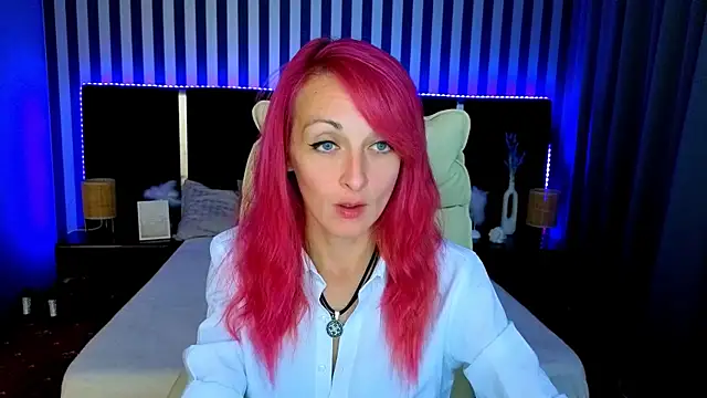 Snapshot of BrandyBloom chatting on September 2025 07:03:01 PM BrandyBloom online show from September 2025 07:03:01 PM