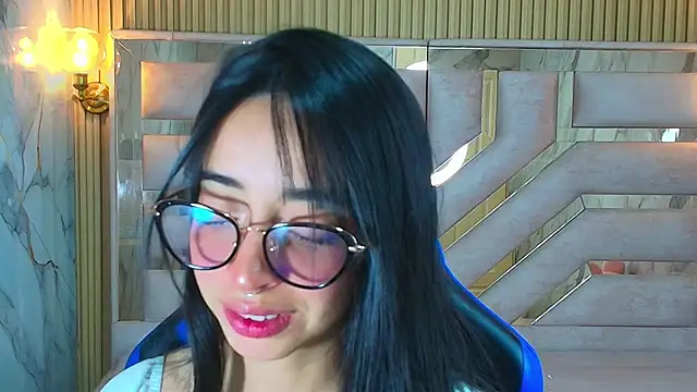 Snapshot of zoe_r_ chatting on October 2025 03:29:01 AM zoe r online show from October 2025 03:29:01 AM