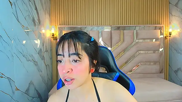 zoe r  online show from November 2025 03:17:01 AM