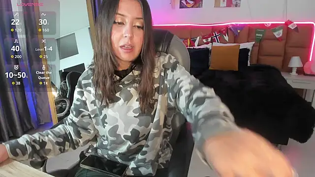 Snapshot of Catti_Brie chatting on July 2026 11:38:02 AM Catti Brie online show from July 2026 11:38:02 AM