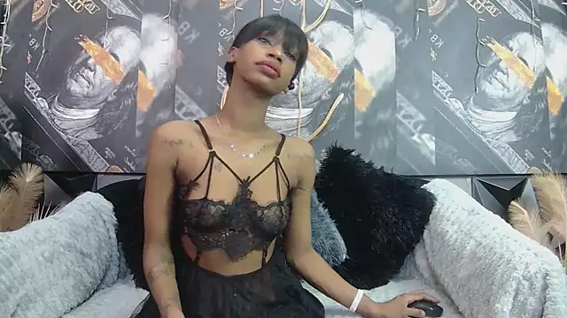 Snapshot of Lilmisbaddyxxx chatting on April 2026 05:33:02 PM Lilmisbaddyxxx online show from April 2026 05:33:02 PM