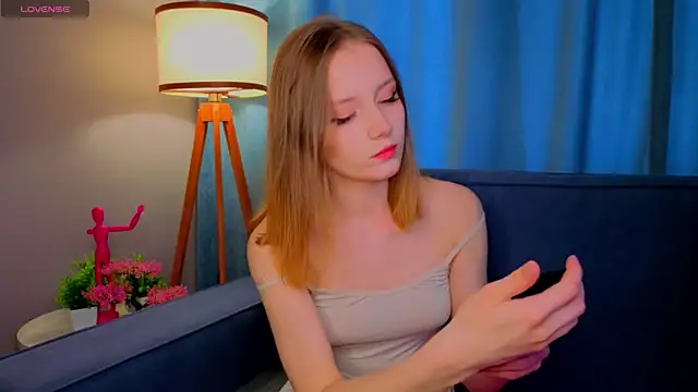 Snapshot of Lolisin chatting on May 2026 04:03:01 PM Lolisin online show from May 2026 04:03:01 PM