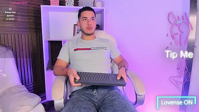 Axel grey  online show from November 2025 12:42:02 PM