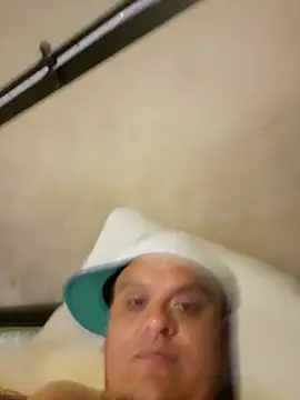 Snapshot of 825Danie chatting on November 2025 10:21:01 PM 825Danie online show from November 2025 10:21:01 PM