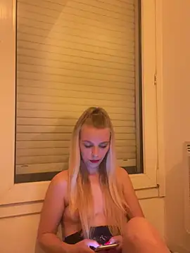 BrumeLove online show from April 2026 08:57:02 PM
