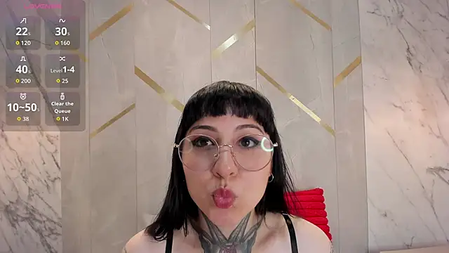 Ravenna666  online show from November 2025 01:06:02 PM