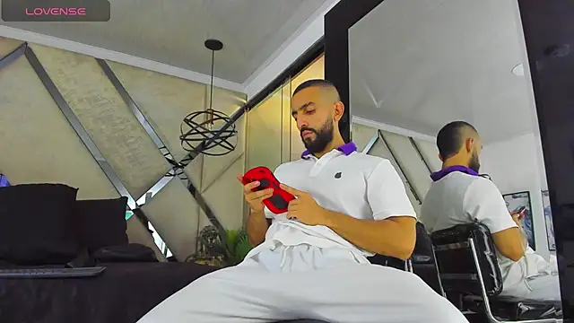 Yiyo10  online show from February 2026 03:22:01 PM