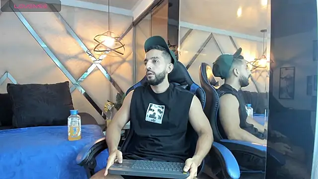 Yiyo10  online show from April 2026 03:59:02 AM