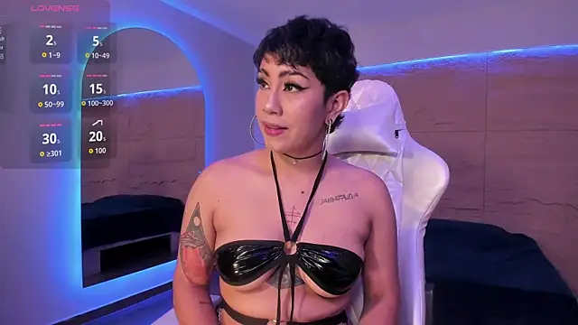 Snapshot of ZahaRose chatting on October 2025 05:00:01 PM ZahaRose online show from October 2025 05:00:01 PM