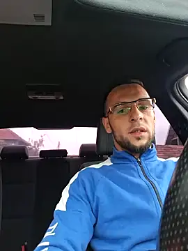 Necunoscutul001 online show from September 2025 06:18:02 AM