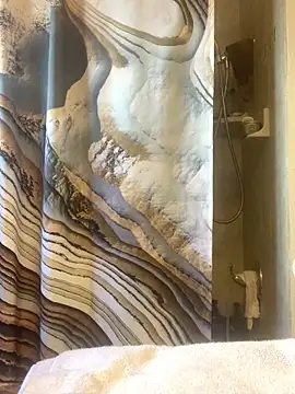 Snapshot of shakeweight chatting on March 2026 07:28:01 PM shakeweight online show from March 2026 07:28:01 PM