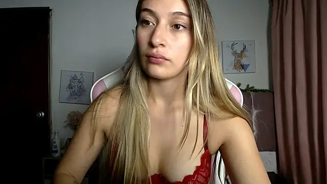 Snapshot of SophiaaLee chatting on May 2026 12:19:02 AM SophiaaLee online show from May 2026 12:19:02 AM