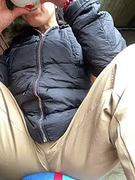 Huong-Ly online show from December 2025 02:39:01 AM