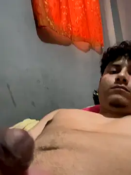 Snapshot of Aaron--GG chatting on October 2025 08:42:01 PM Aaron--GG online show from October 2025 08:42:01 PM