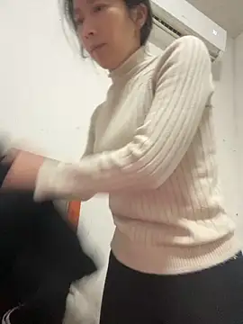 crhong666 online show from March 2026 12:36:02 AM