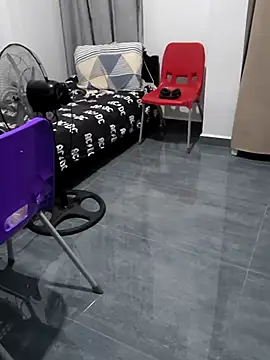 yazin199 online show from September 2025 07:08:01 PM