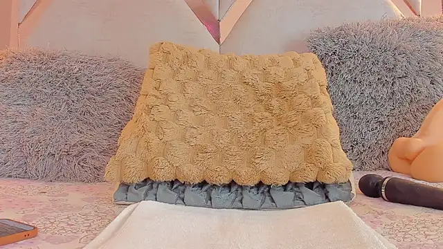 anni honeyriveras online show from September 2025 12:10:01 AM