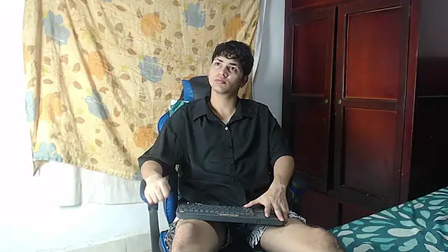 alice julls online show from May 2026 06:27:02 PM