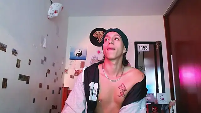 DannyPhantom555 online show from December 2025 07:32:01 PM